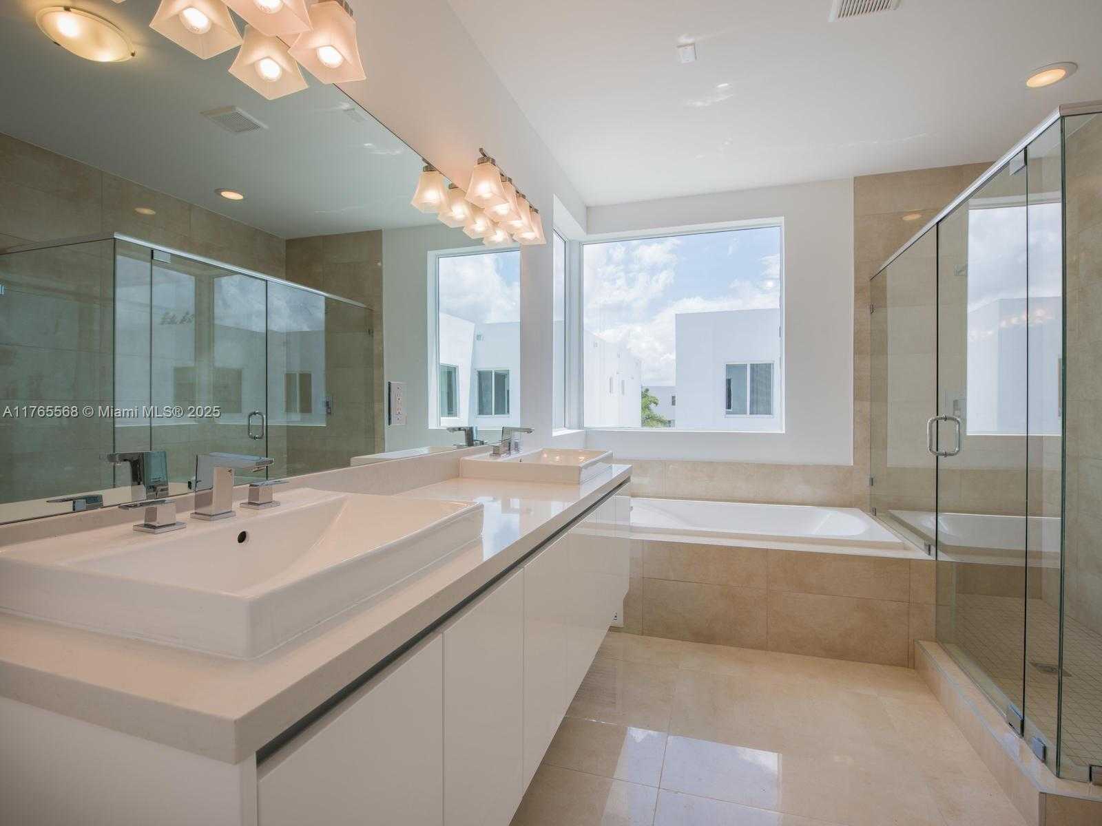 Imagen de Pequeño Objeto