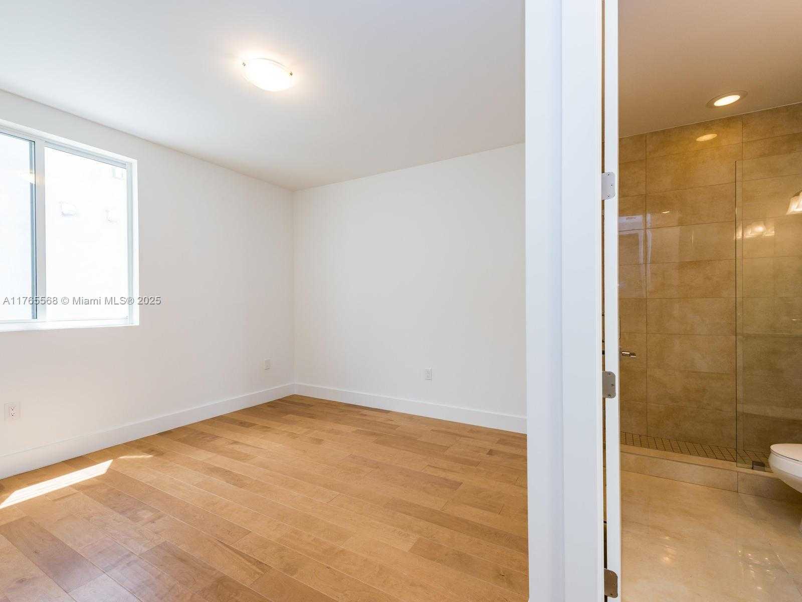 Imagen de Pequeño Objeto