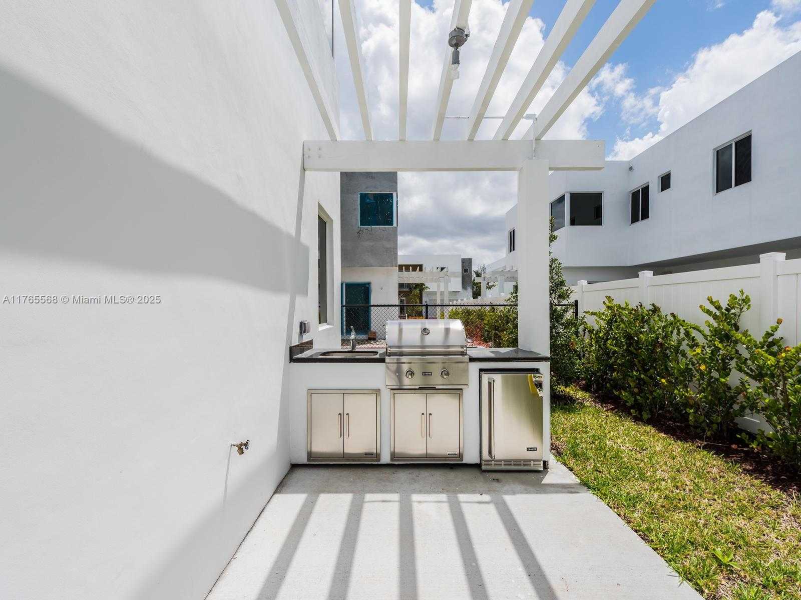 Imagen de Pequeño Objeto