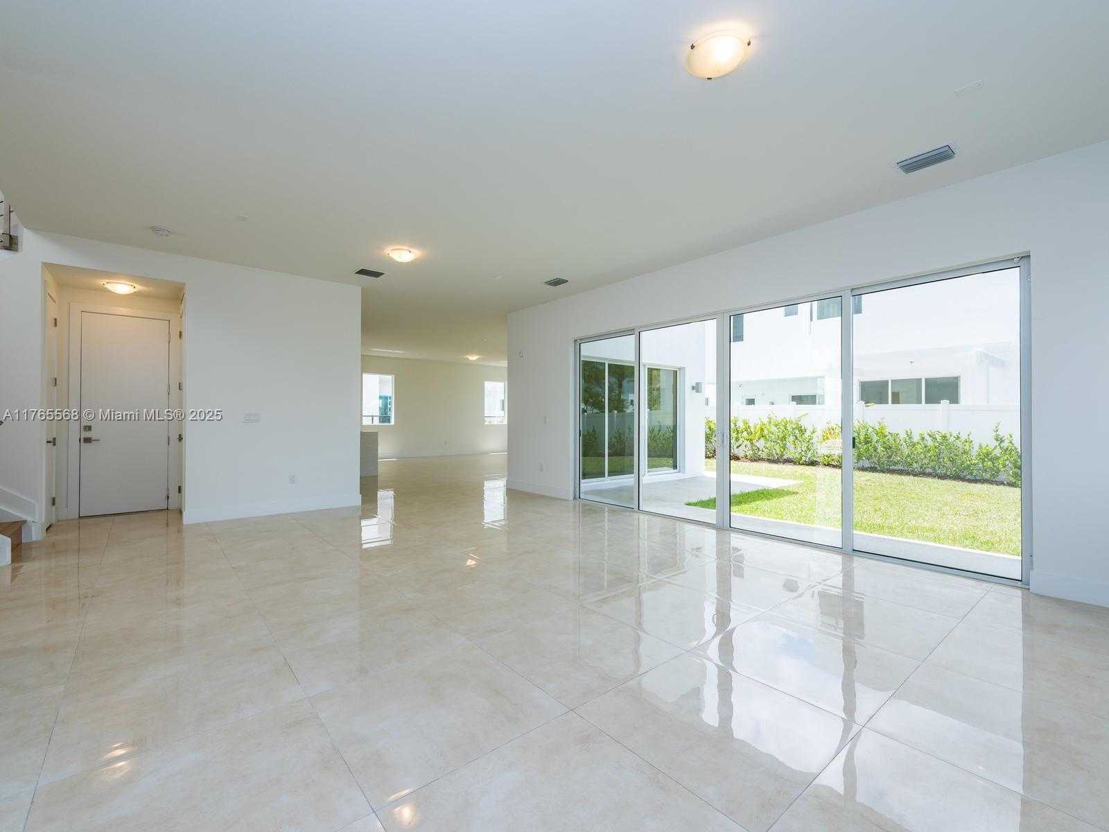 Imagen de Pequeño Objeto