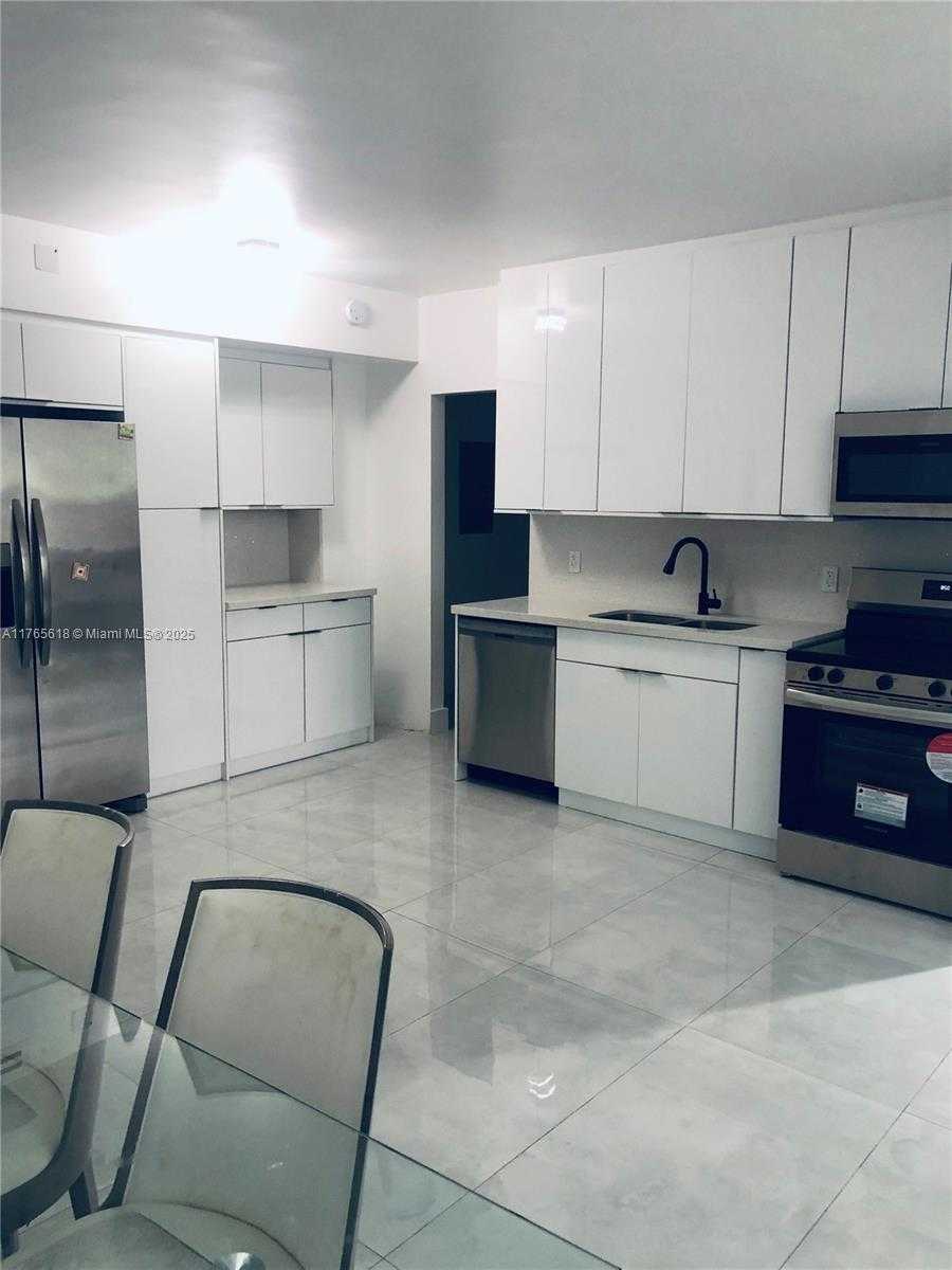 Small Image of 10185 COLLINS AVE #209, Bal Harbour Number 11
