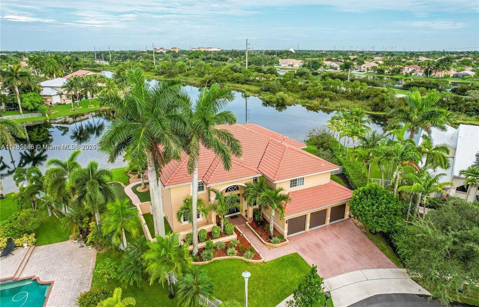 Small Image of Pembroke Pines Number 2