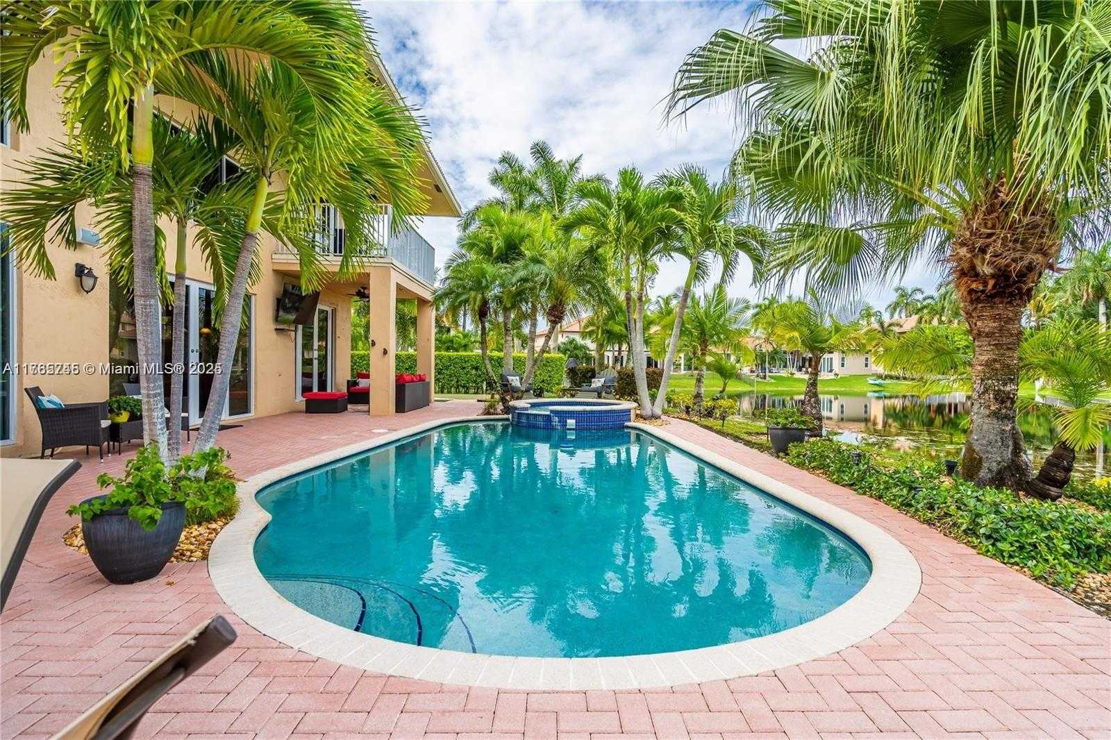 Small Image of Pembroke Pines Number 26