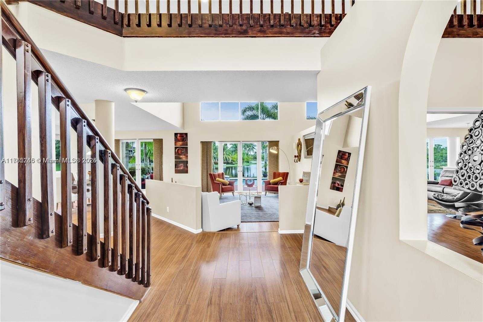 Small Image of Pembroke Pines Number 36