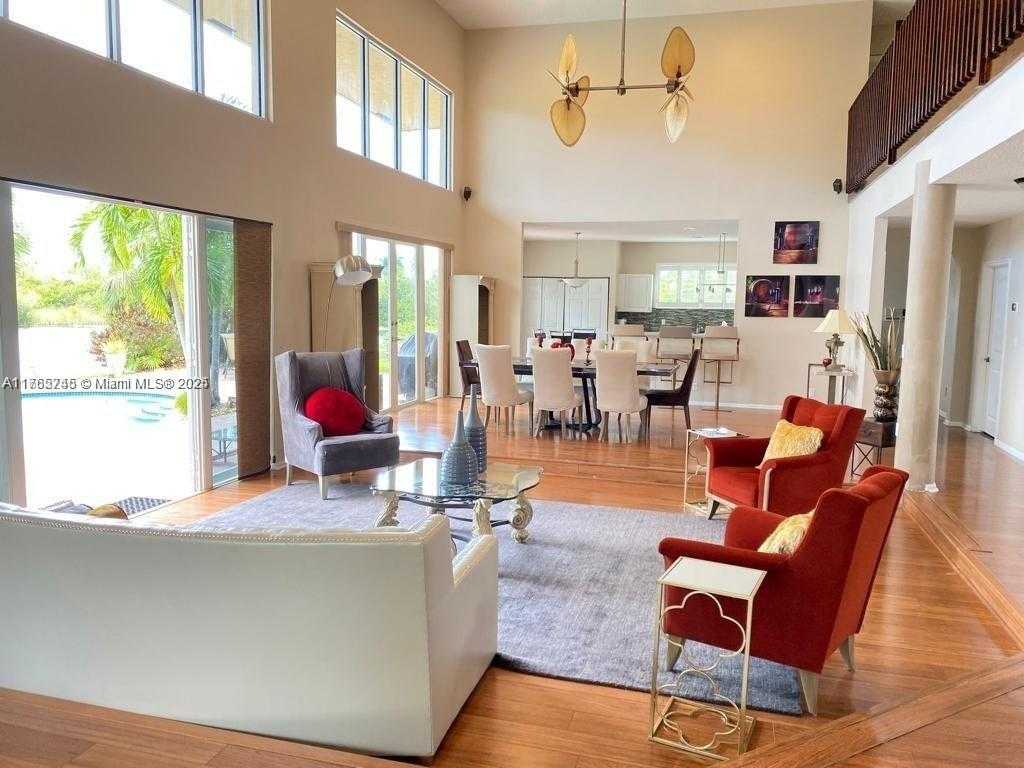 Small Image of Pembroke Pines Number 44