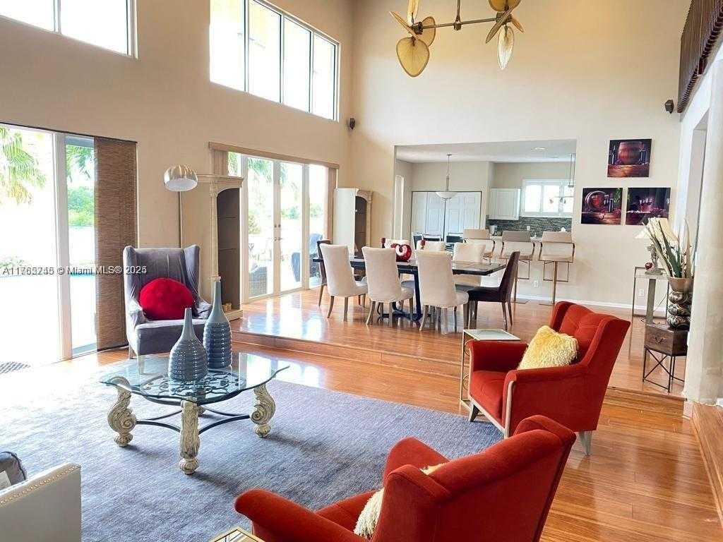 Small Image of Pembroke Pines Number 48