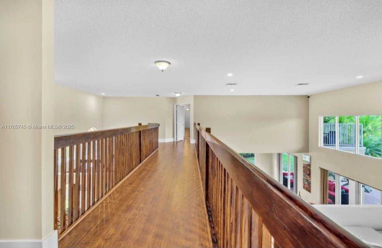 Small Image of Pembroke Pines Number 50