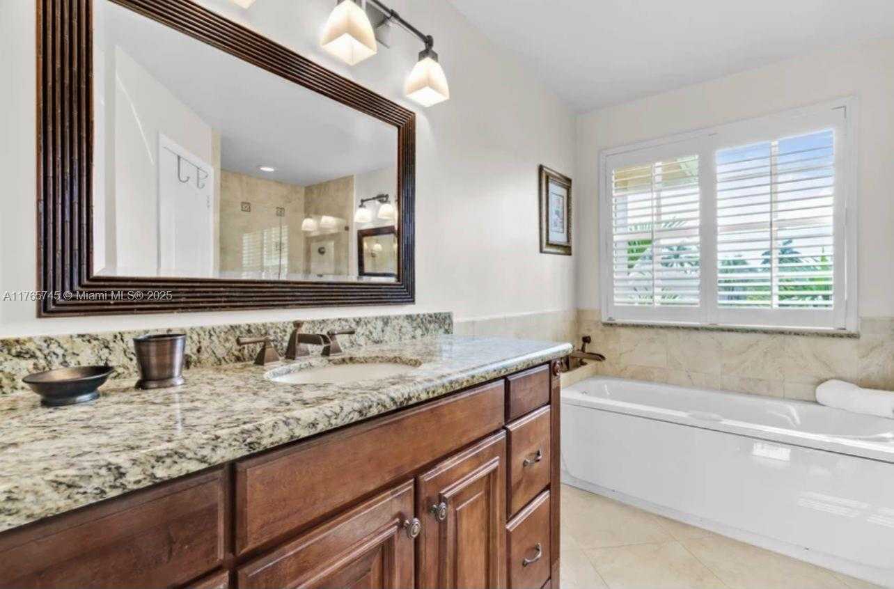 Small Image of Pembroke Pines Number 55