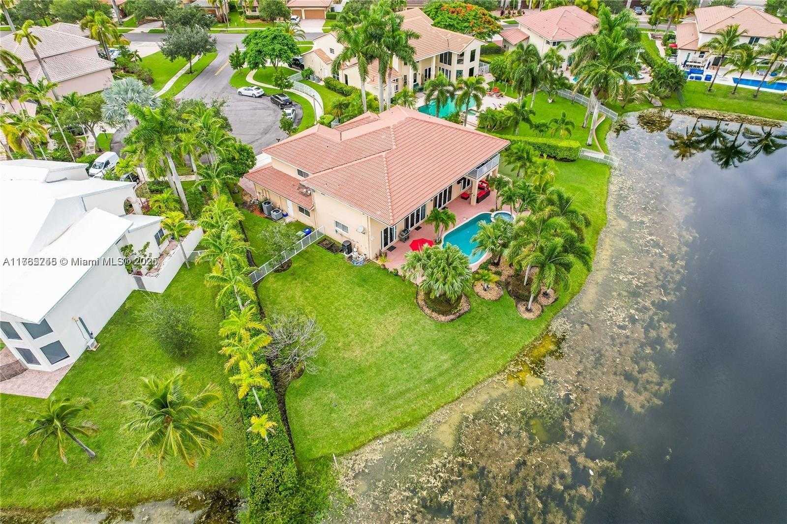 Small Image of Pembroke Pines Number 6