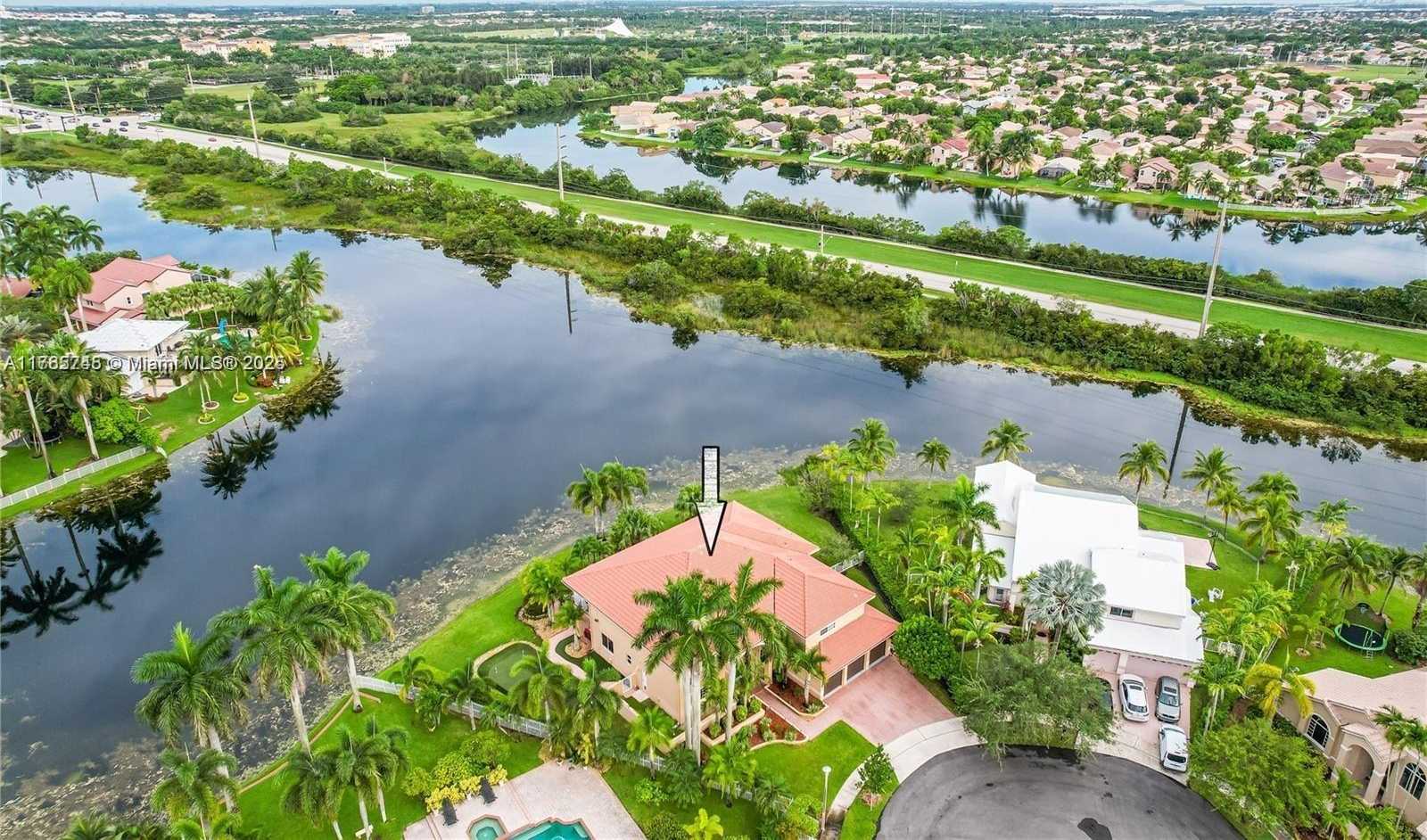 Small Image of Pembroke Pines Number 9