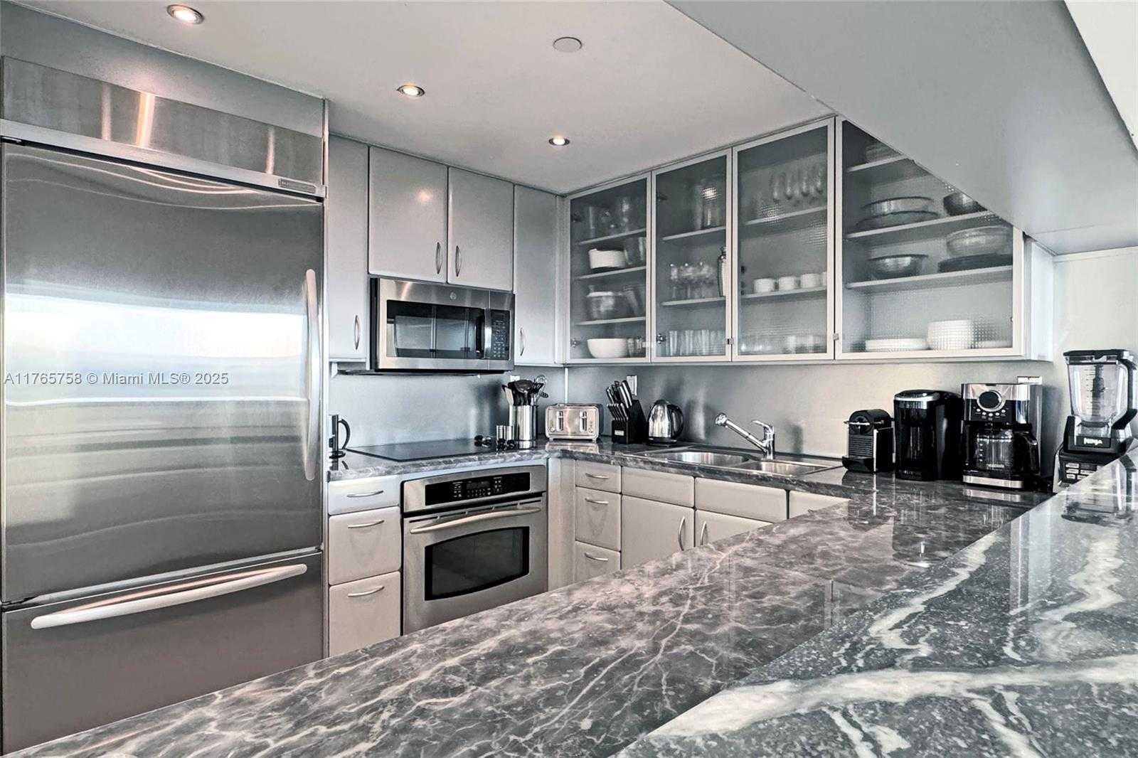Small Image of 540 WEST AVE #2114, Miami Beach Number 6