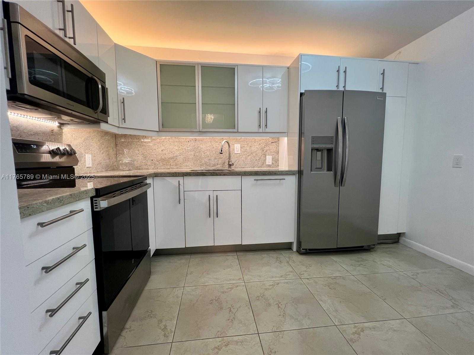 Small Image of 100 BAYVIEW DR #1918, Sunny Isles Beach Number 11