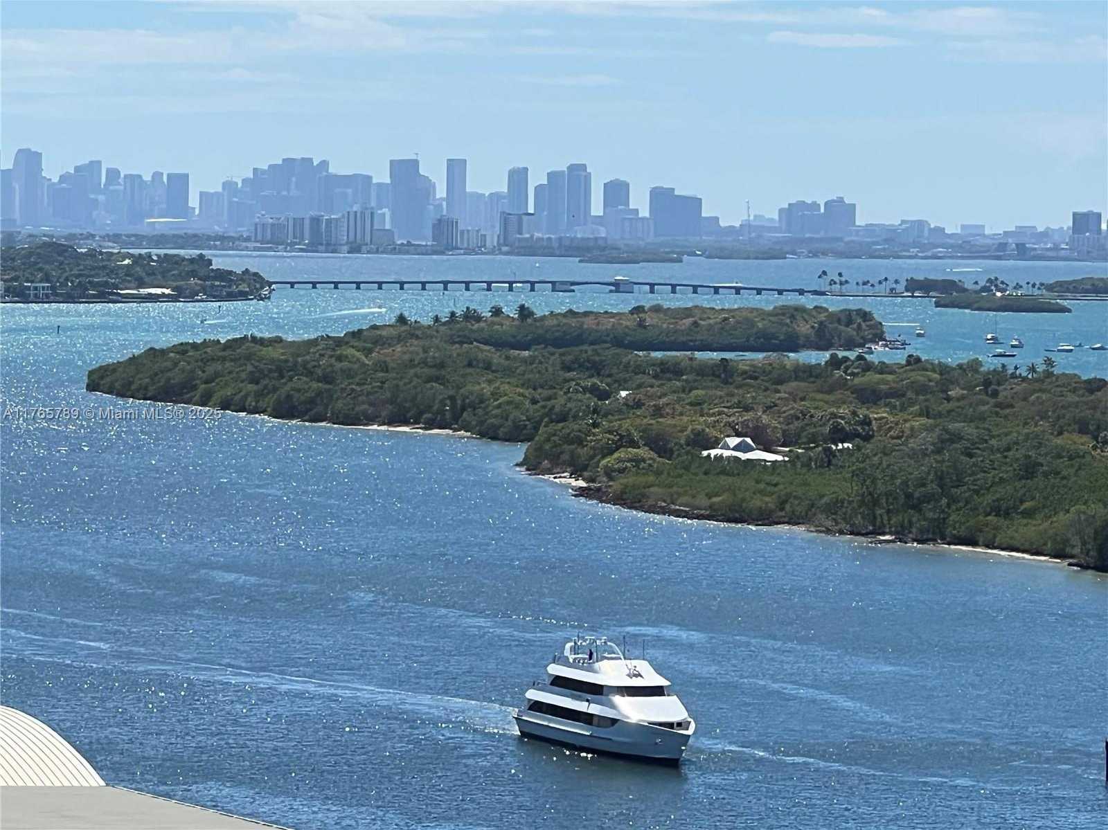 Small Image of 100 BAYVIEW DR #1918, Sunny Isles Beach Number 5