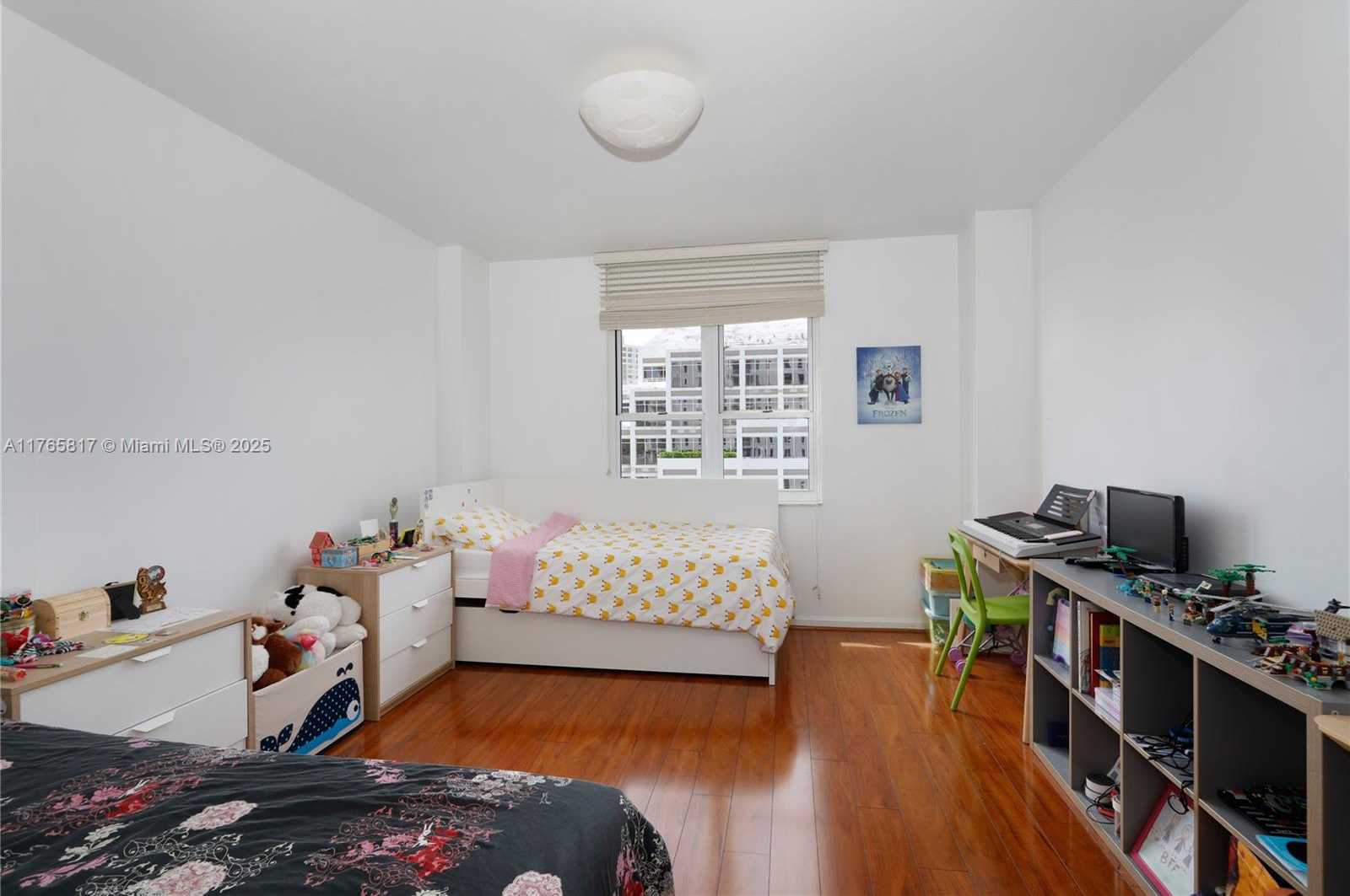 Small Image of 701 BRICKELL KEY BLVD #1412, Miami Number 10