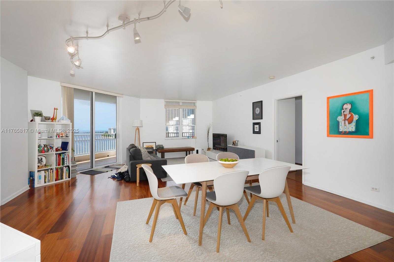 Small Image of 701 BRICKELL KEY BLVD #1412, Miami Number 4