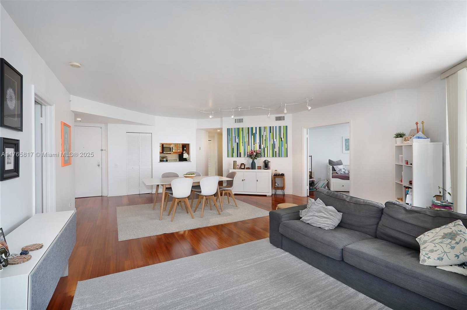 Small Image of 701 BRICKELL KEY BLVD #1412, Miami Number 5