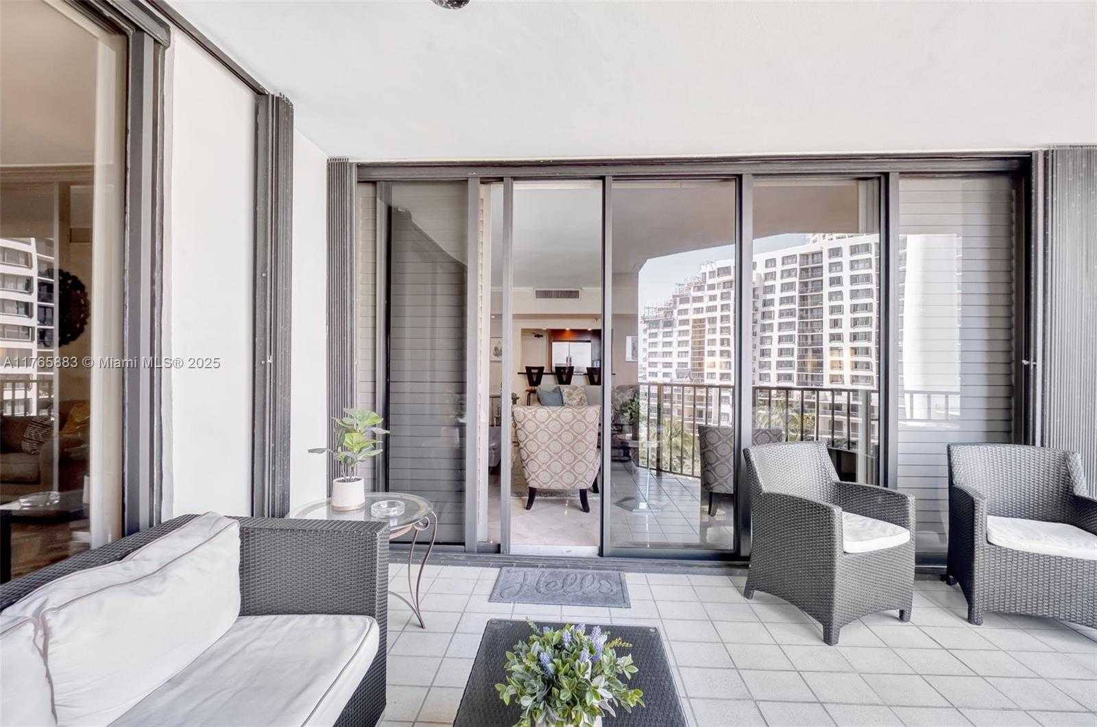 Small Image of 520 BRICKELL KEY DR #A914, Miami Number 22