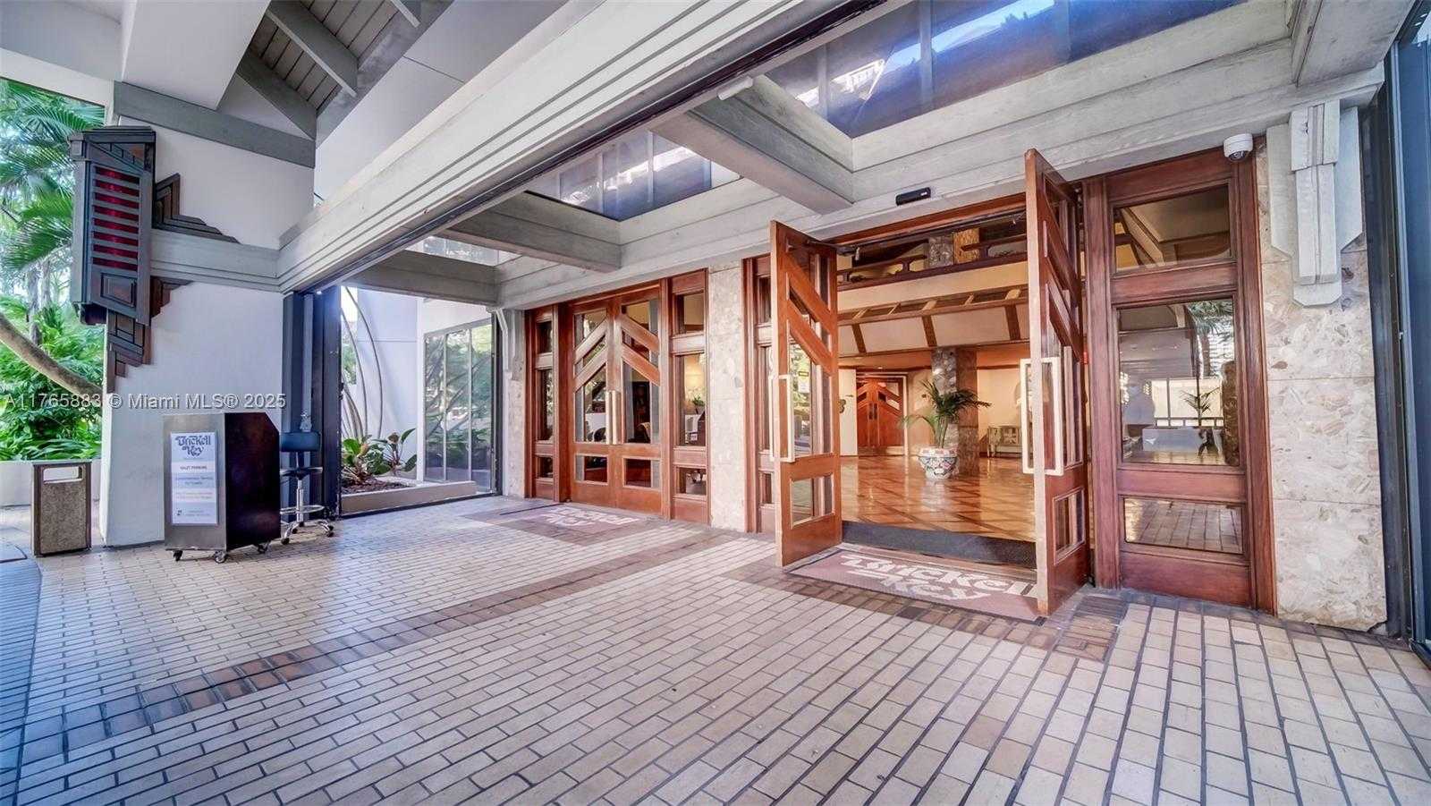 Small Image of 520 BRICKELL KEY DR #A914, Miami Number 26