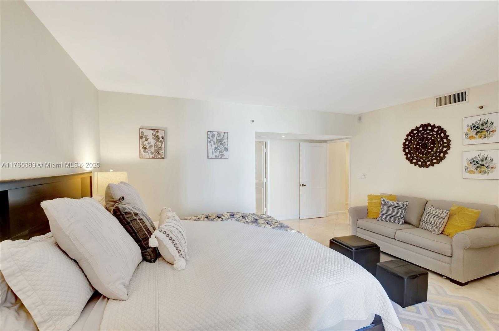 Small Image of 520 BRICKELL KEY DR #A914, Miami Number 7