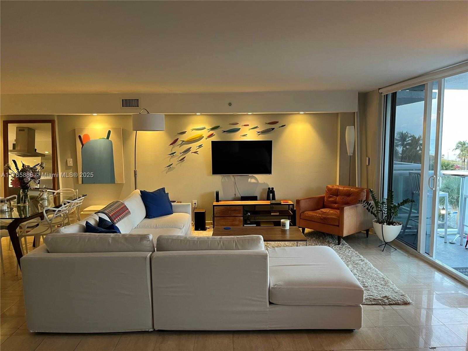 Small Image of 2457 COLLINS AVE #405, Miami Beach Number 13
