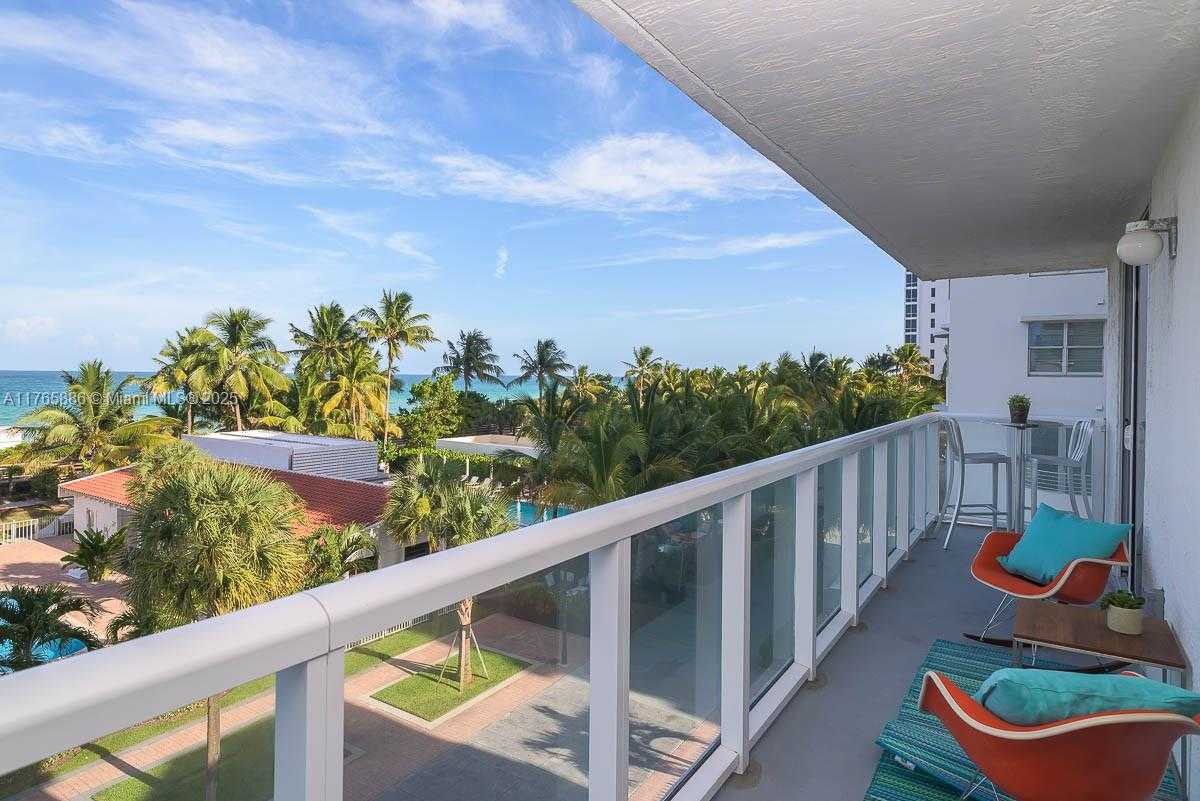 Small Image of 2457 COLLINS AVE #405, Miami Beach Number 2