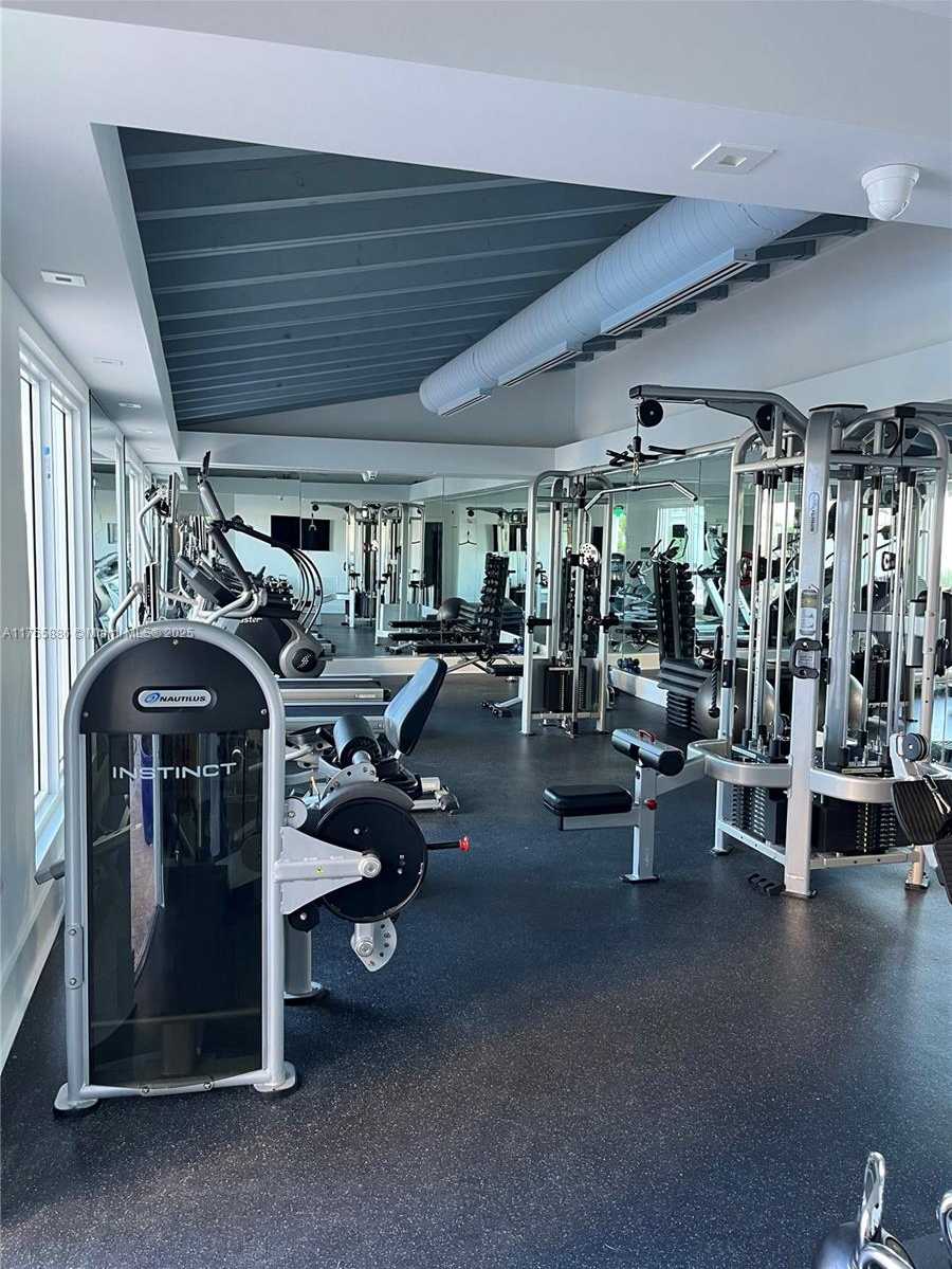 Small Image of 2457 COLLINS AVE #405, Miami Beach Number 29