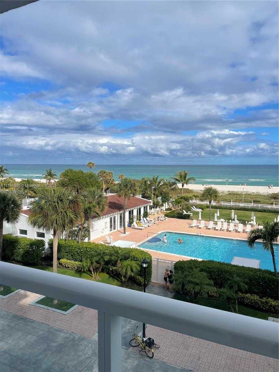 Small Image of 2457 COLLINS AVE #405, Miami Beach Number 3