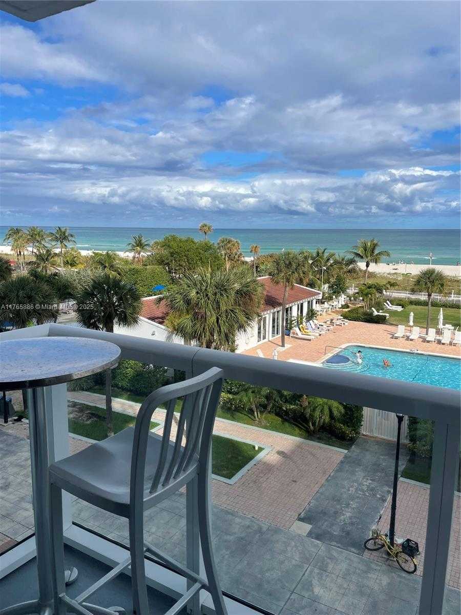 Small Image of 2457 COLLINS AVE #405, Miami Beach Number 4