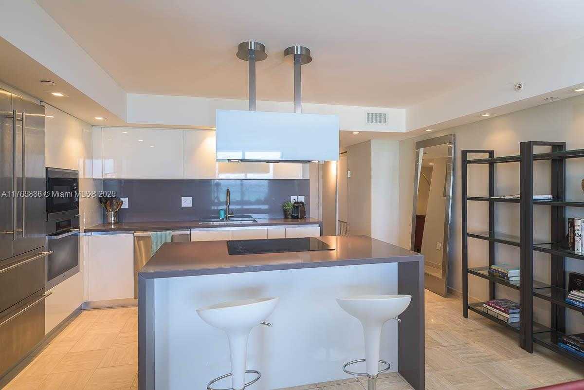 Small Image of 2457 COLLINS AVE #405, Miami Beach Number 6