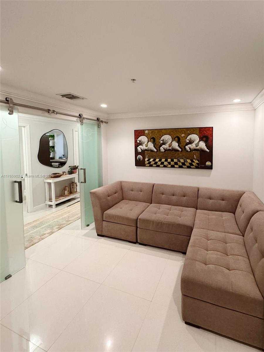 Small Image of 1900 NORTH BAYSHORE DR #3915, Miami Number 19