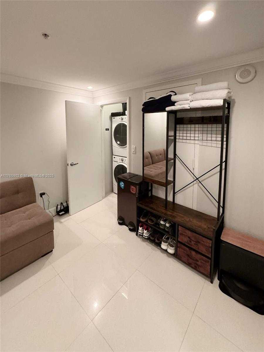 Small Image of 1900 NORTH BAYSHORE DR #3915, Miami Number 6