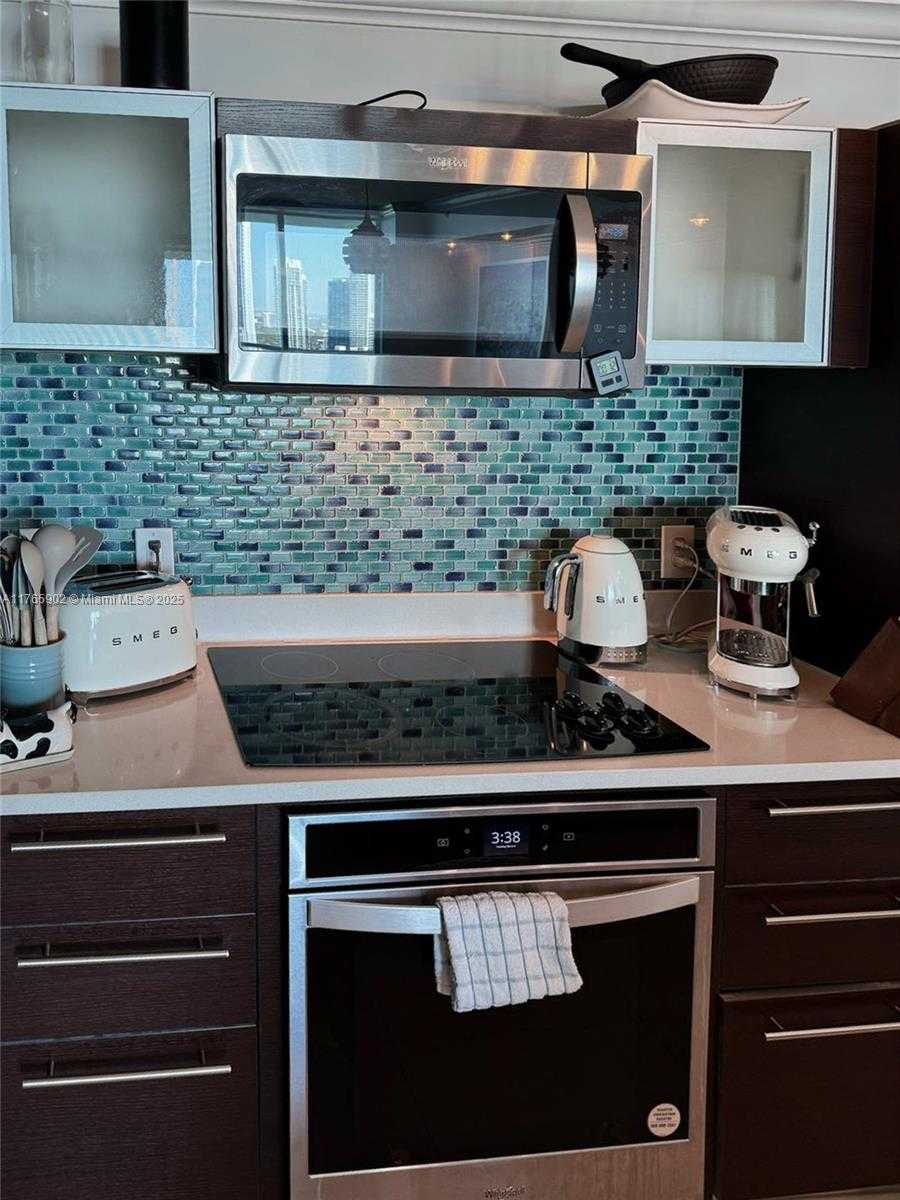 Small Image of 1900 NORTH BAYSHORE DR #3915, Miami Number 8