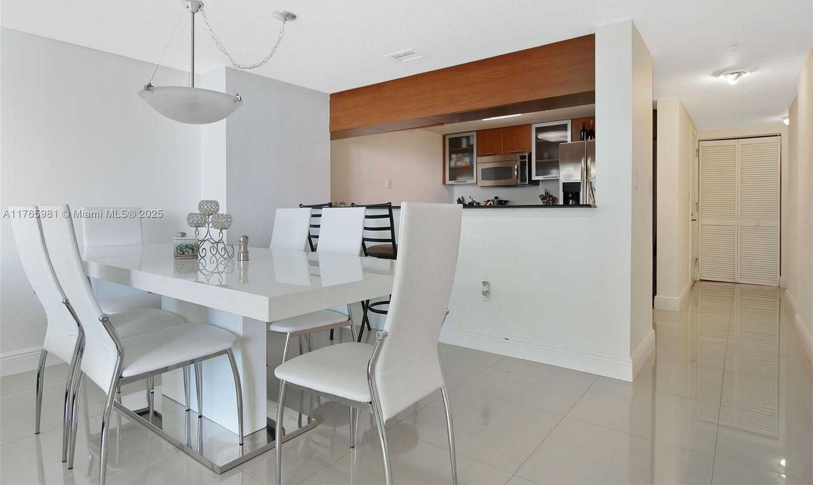 Small Image of 1800 NORTH BAYSHORE DR #1411, Miami Number 10