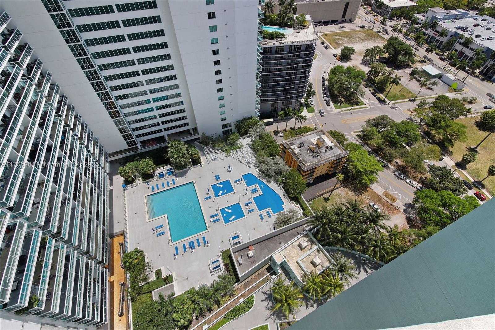 Small Image of 1800 NORTH BAYSHORE DR #1411, Miami Number 17