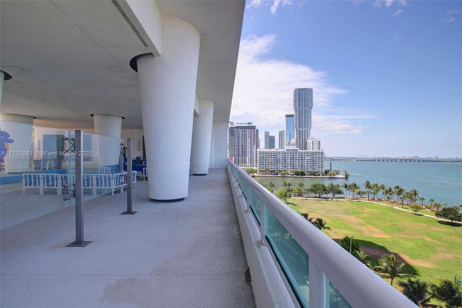 Small Image of 1800 NORTH BAYSHORE DR #1411, Miami Number 21