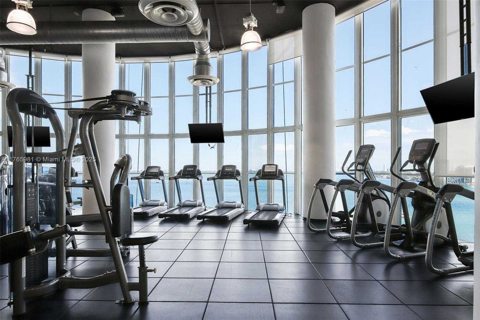 Small Image of 1800 NORTH BAYSHORE DR #1411, Miami Number 24
