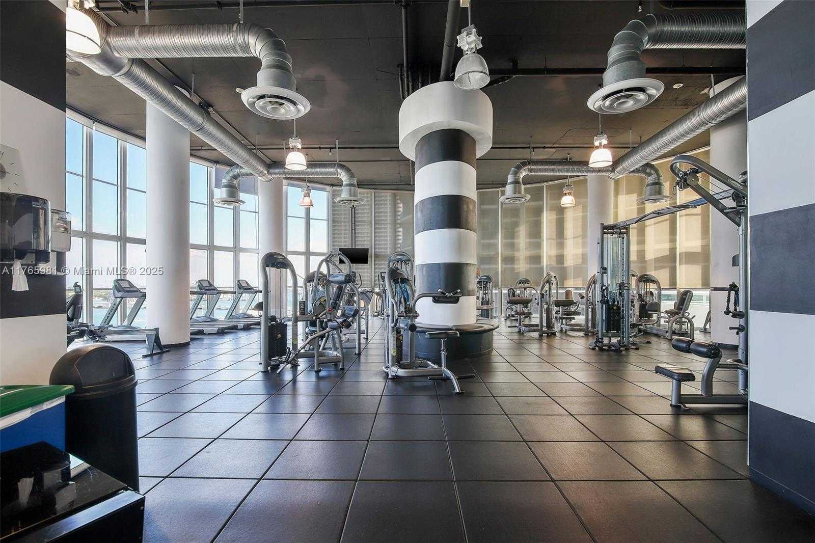 Small Image of 1800 NORTH BAYSHORE DR #1411, Miami Number 25