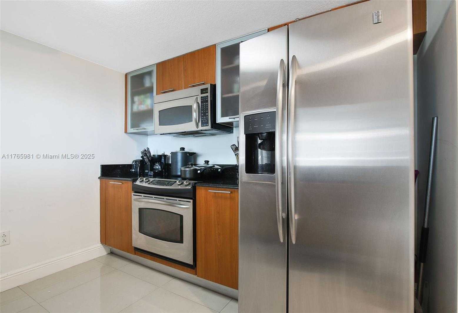 Small Image of 1800 NORTH BAYSHORE DR #1411, Miami Number 9