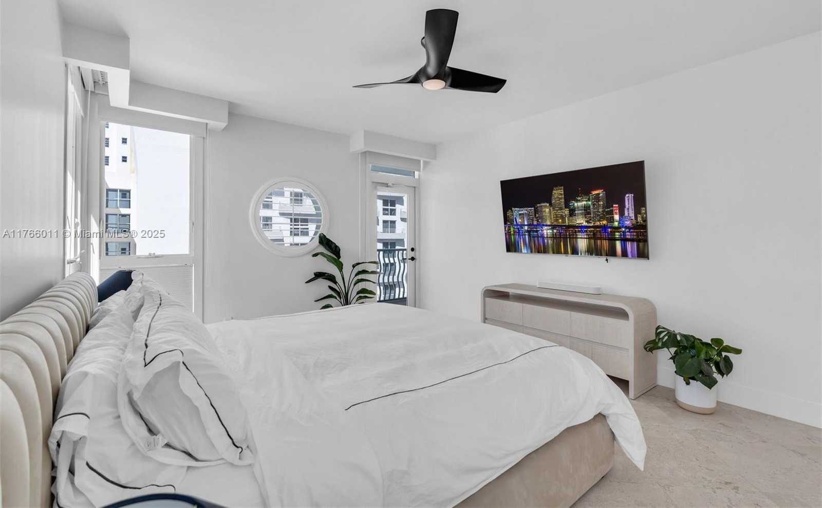 Small Image of 1500 OCEAN DR #607, Miami Beach Number 19