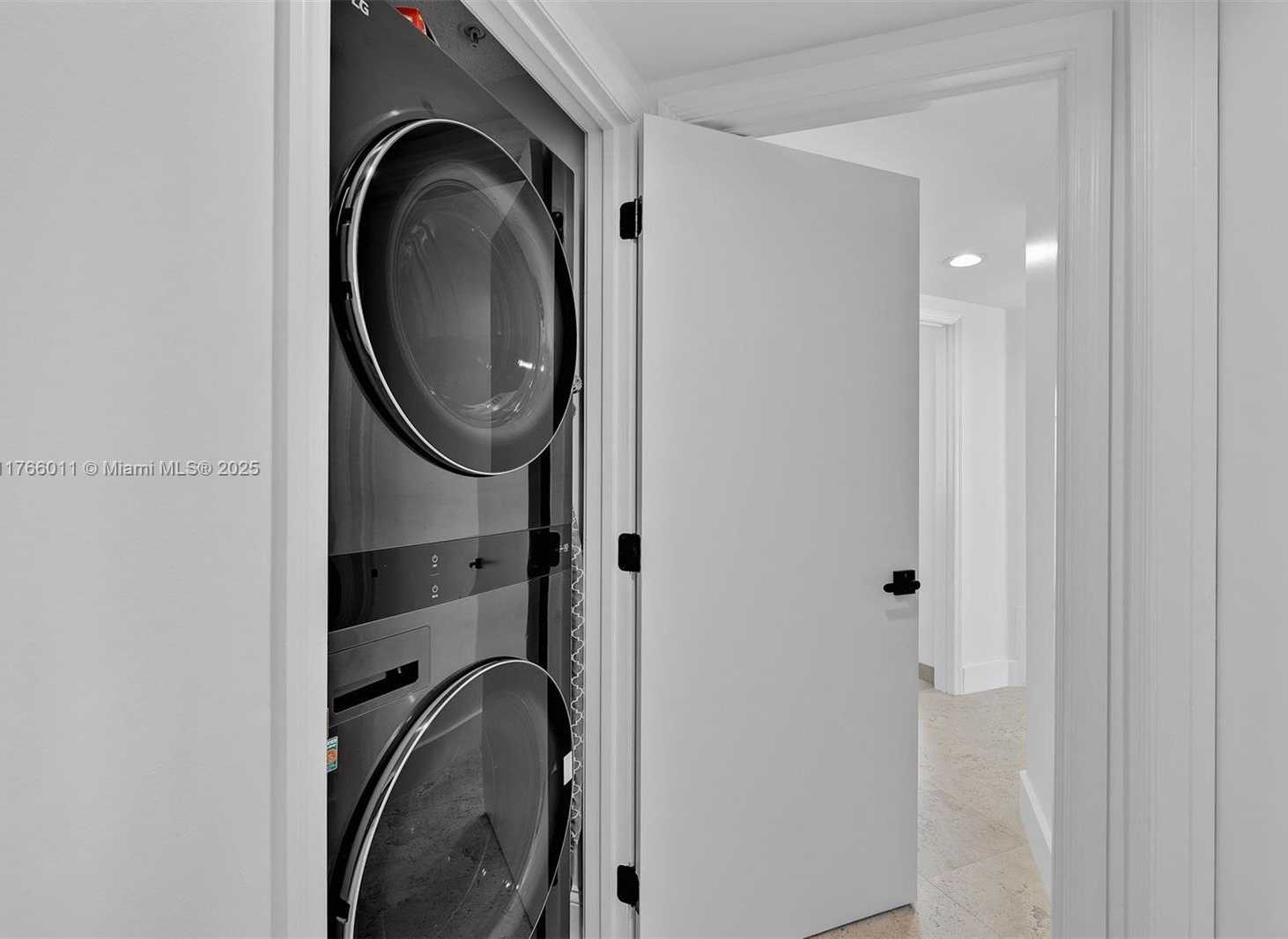 Small Image of 1500 OCEAN DR #607, Miami Beach Number 31