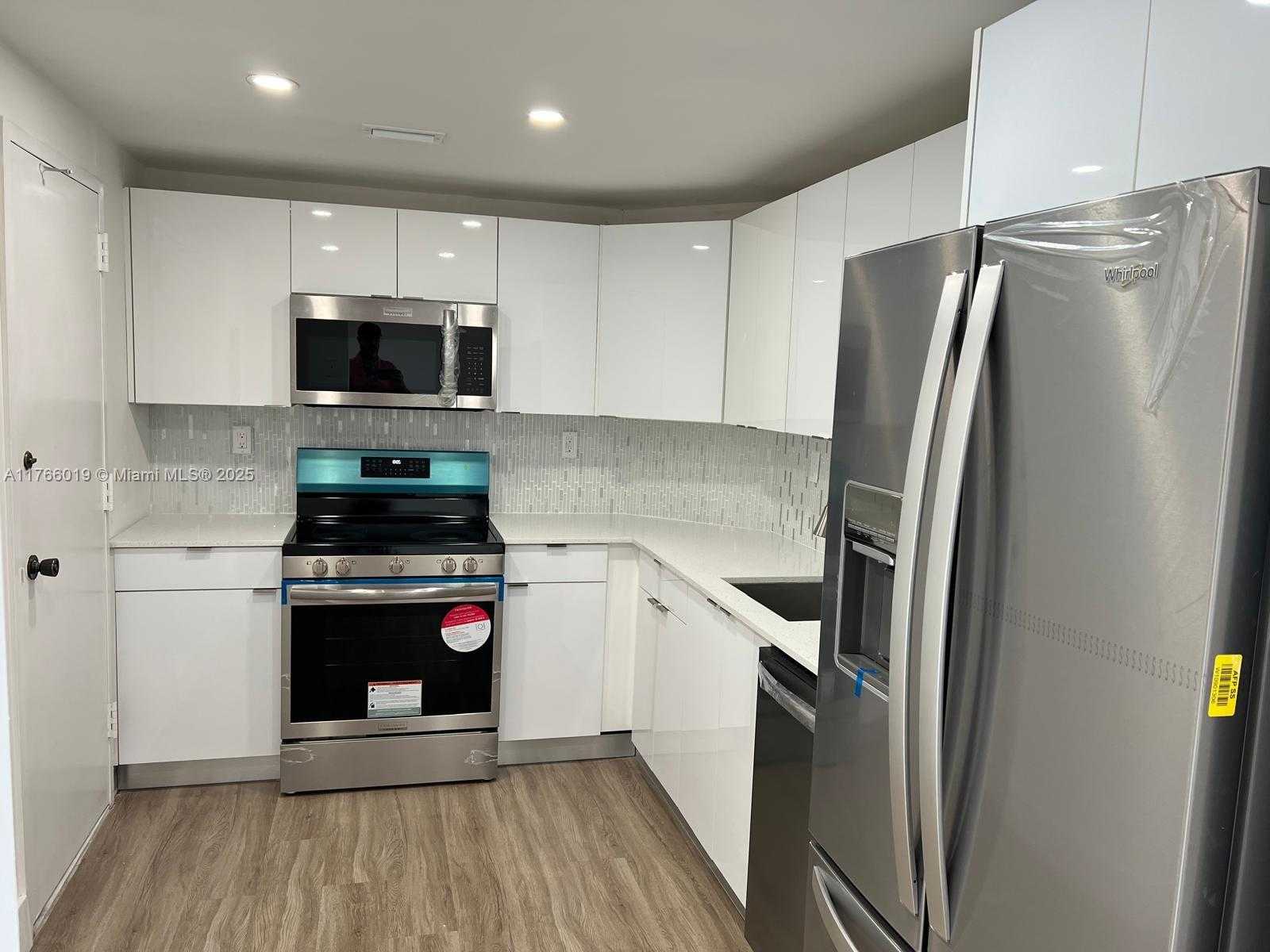 Small Image of 500 BAYVIEW DR #1120, Sunny Isles Beach Number 10