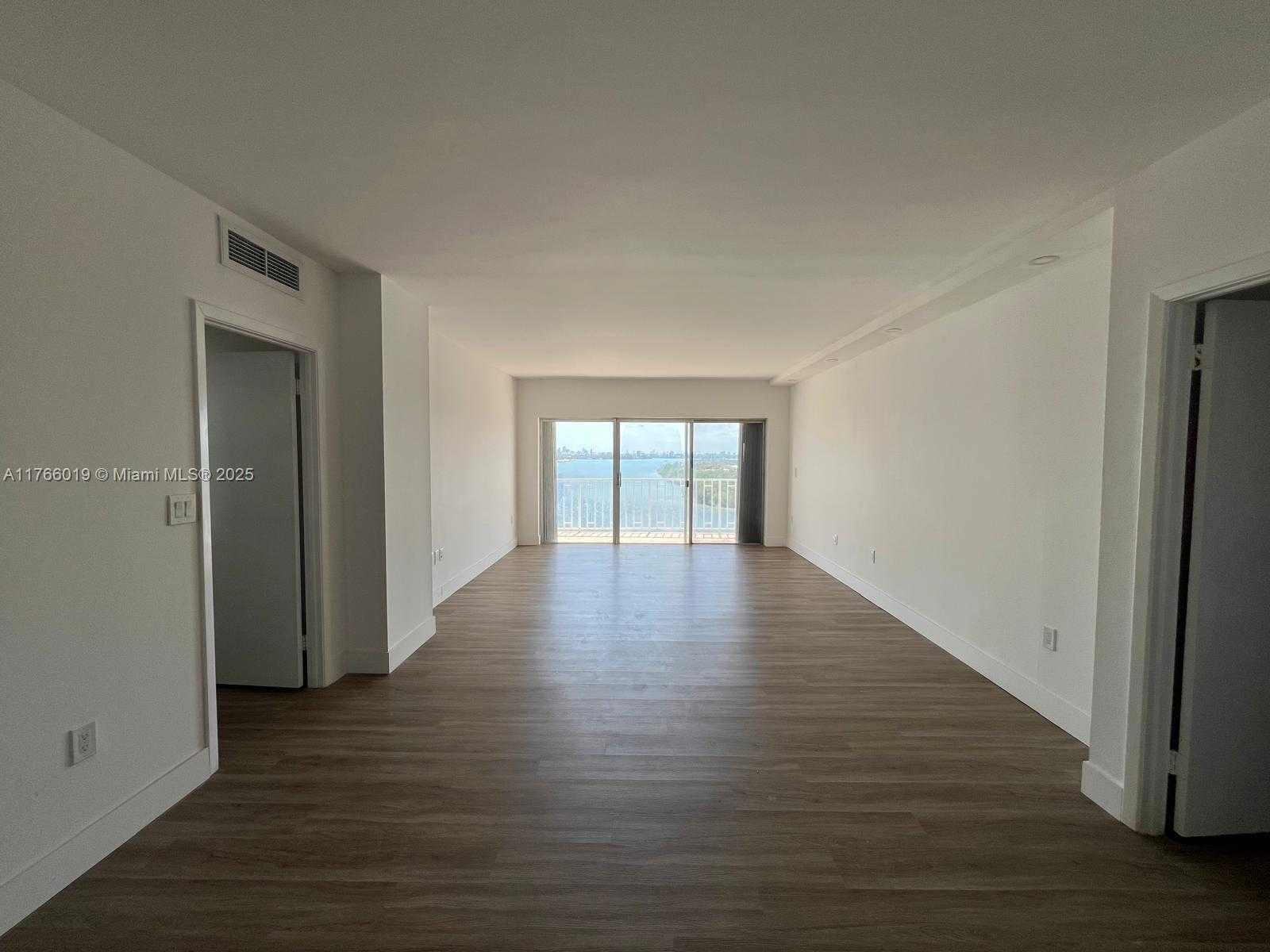 Small Image of 500 BAYVIEW DR #1120, Sunny Isles Beach Number 14