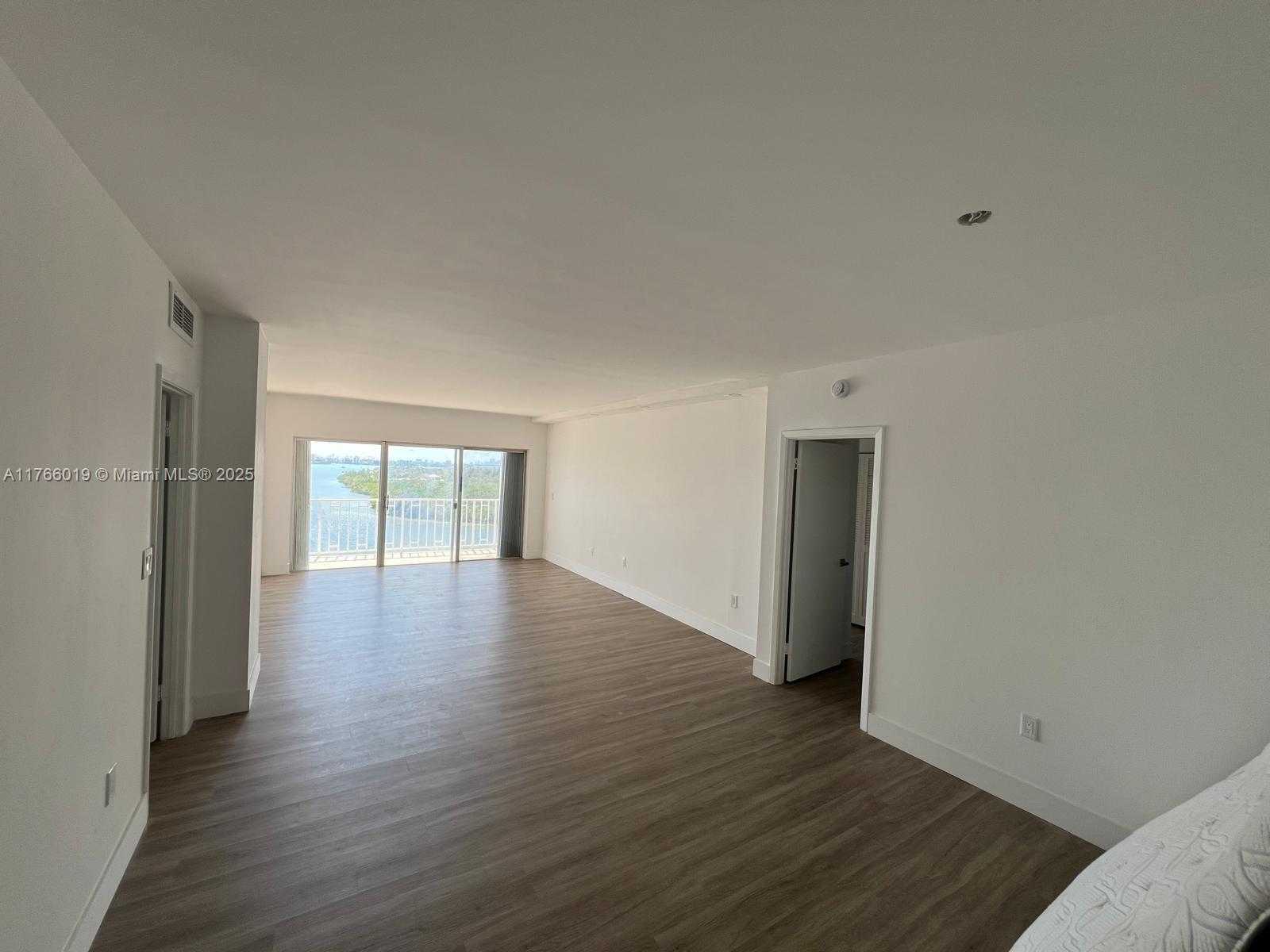 Small Image of 500 BAYVIEW DR #1120, Sunny Isles Beach Number 16