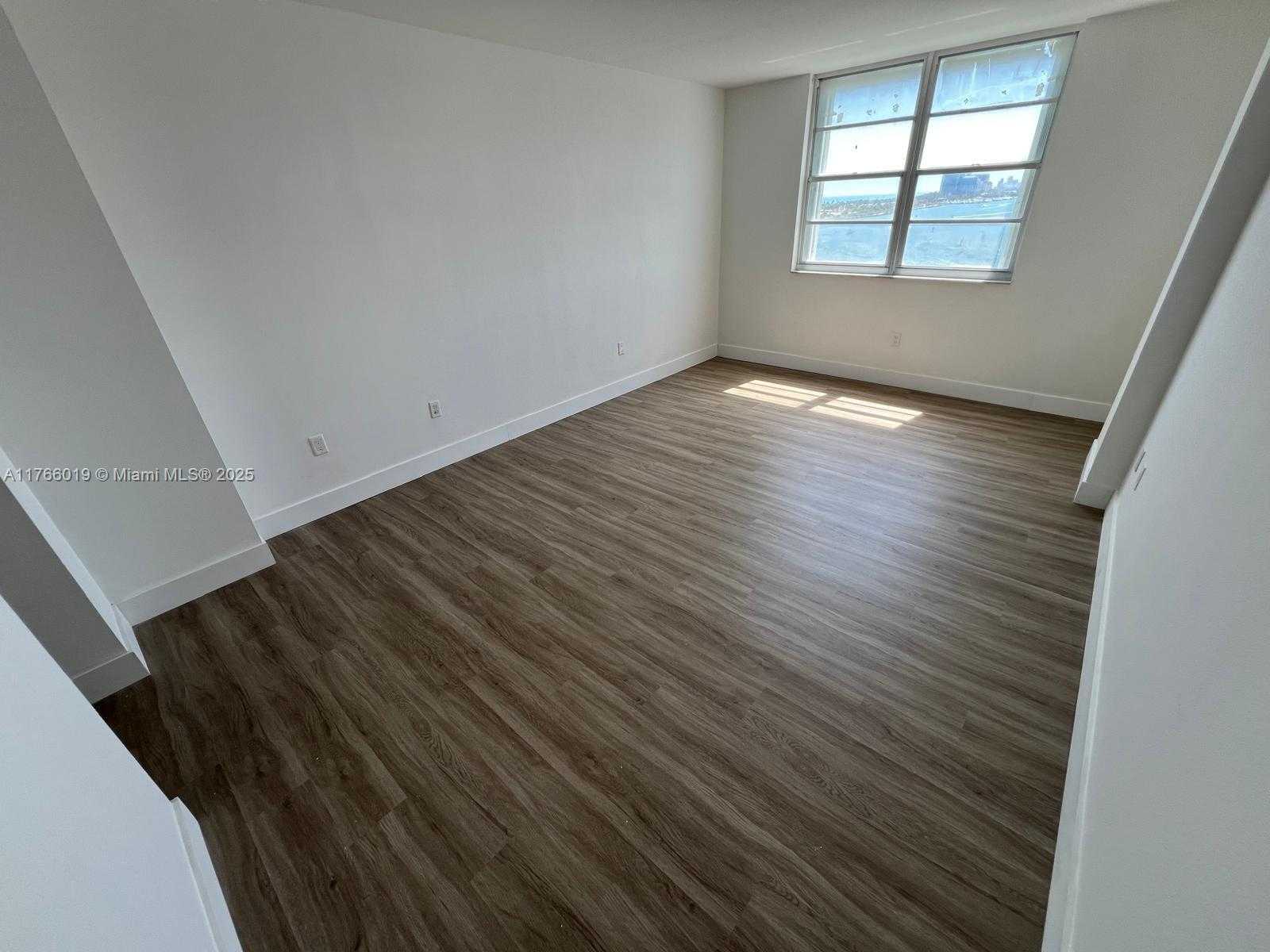 Small Image of 500 BAYVIEW DR #1120, Sunny Isles Beach Number 20