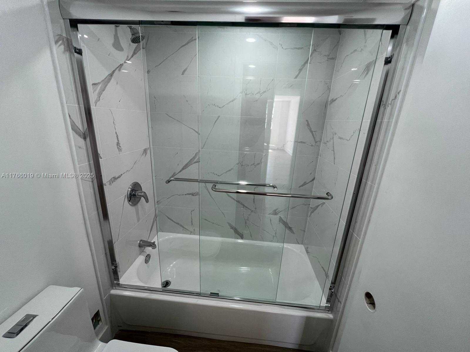 Small Image of 500 BAYVIEW DR #1120, Sunny Isles Beach Number 27