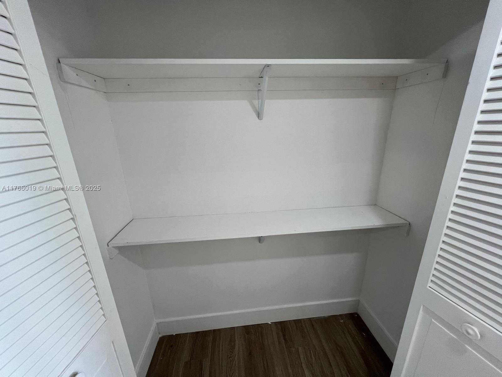 Small Image of 500 BAYVIEW DR #1120, Sunny Isles Beach Number 30