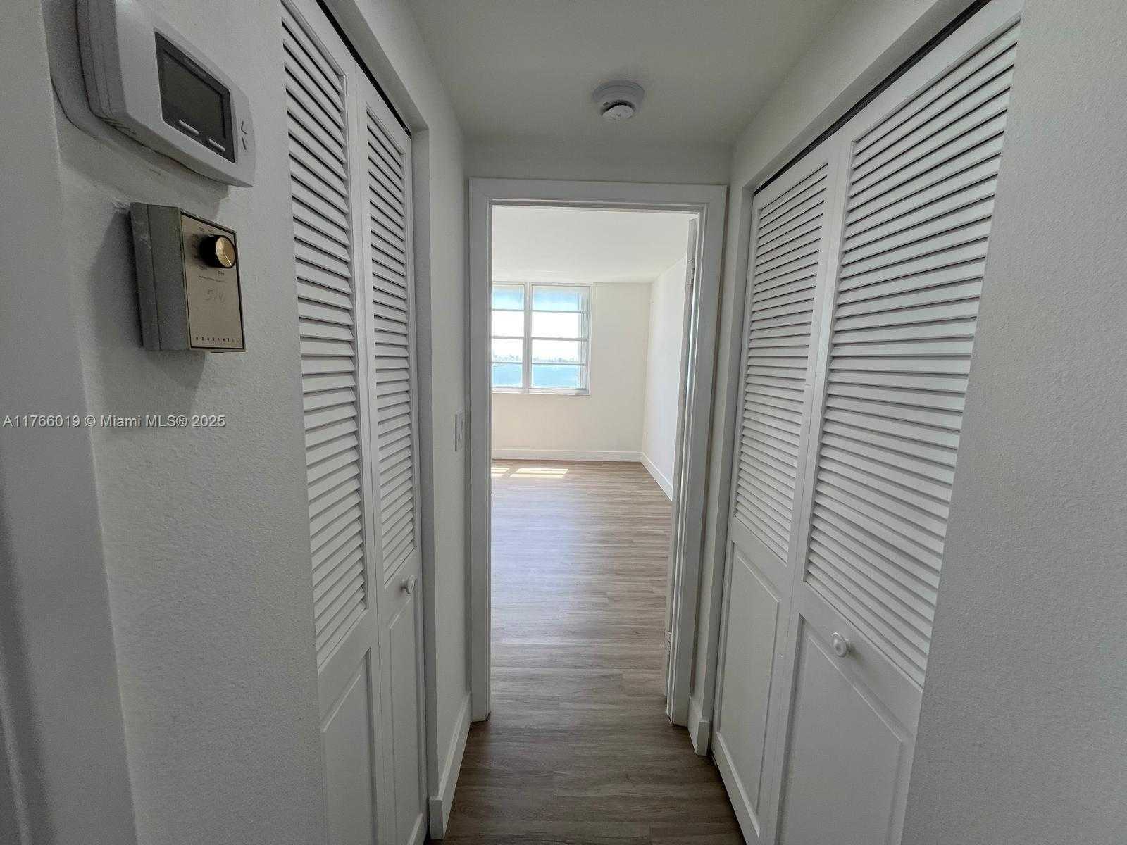 Small Image of 500 BAYVIEW DR #1120, Sunny Isles Beach Number 32