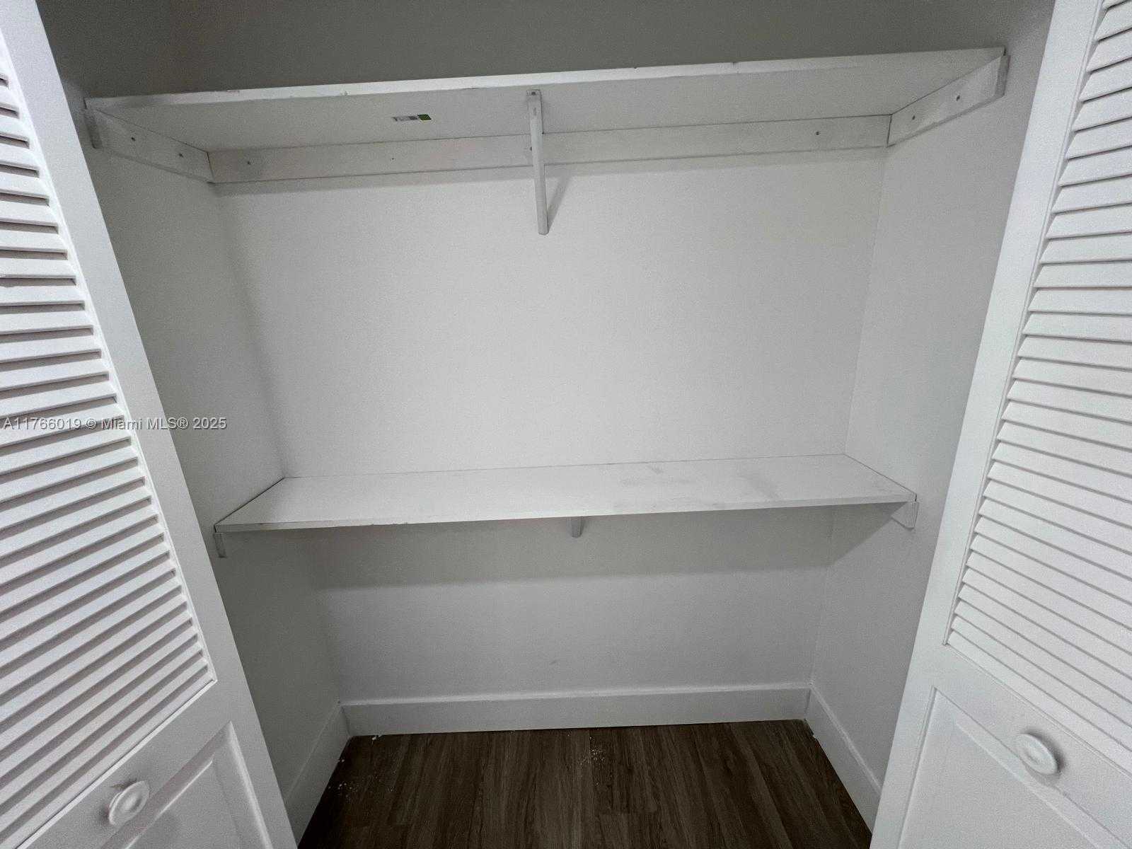 Small Image of 500 BAYVIEW DR #1120, Sunny Isles Beach Number 33