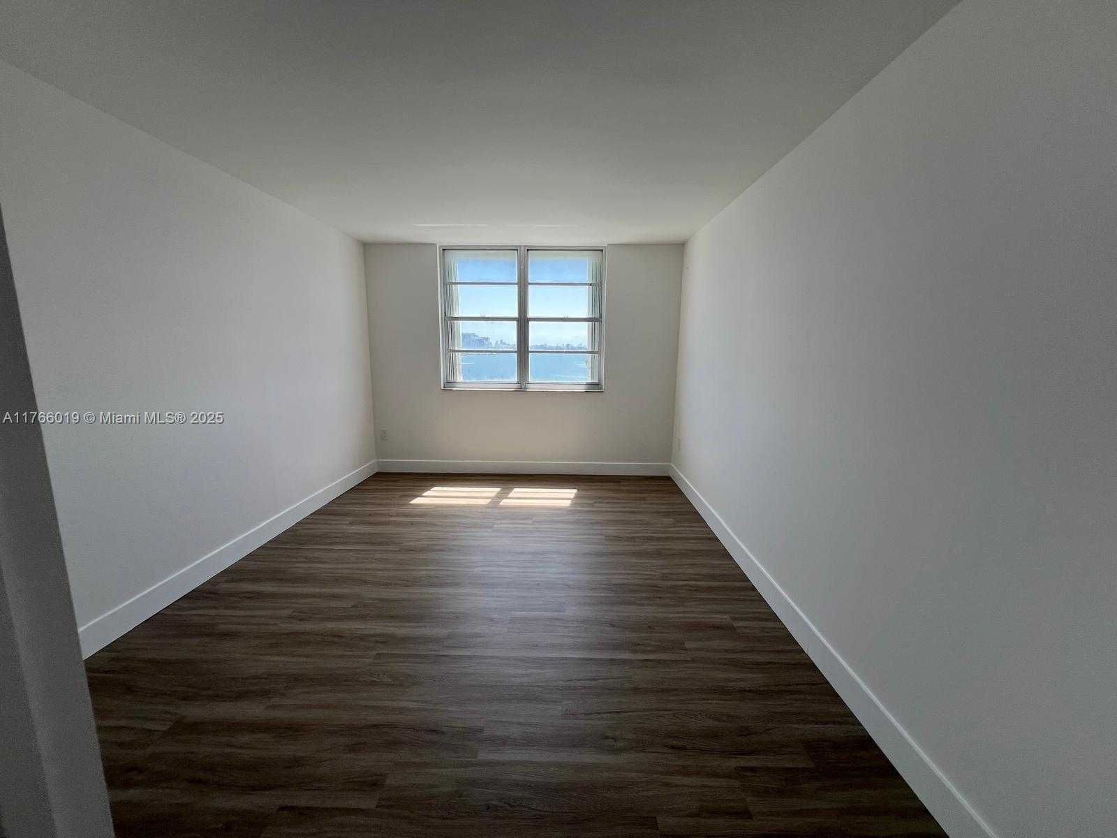 Small Image of 500 BAYVIEW DR #1120, Sunny Isles Beach Number 38