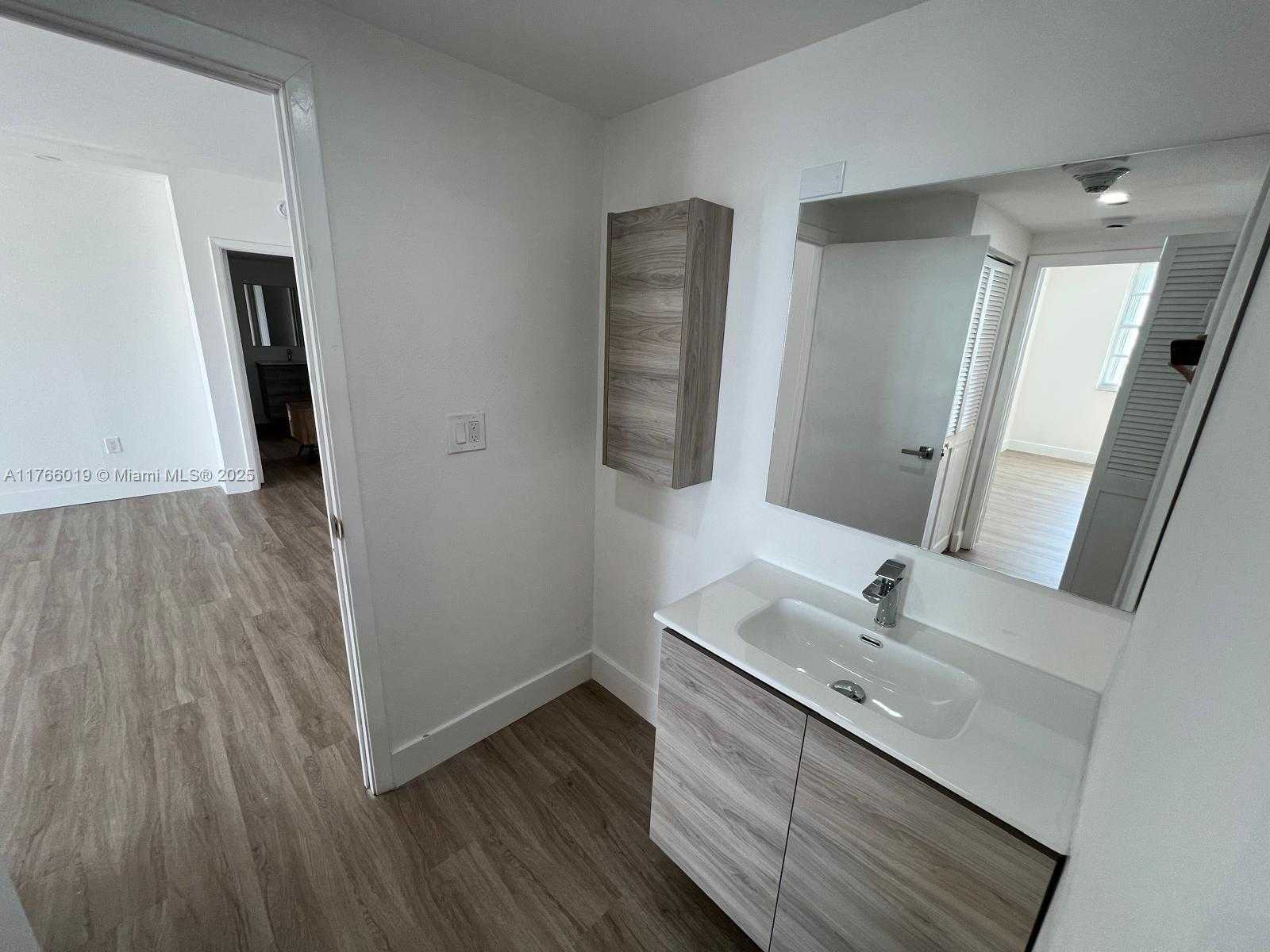 Small Image of 500 BAYVIEW DR #1120, Sunny Isles Beach Number 41